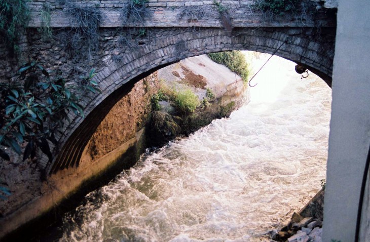 Pont sobre la Reial Séquia de Montcada a Paterna